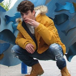 Meet your Posher, Hunter